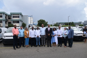 CONAVIHSIDA entrega cinco vehículos para transporte medicamentos