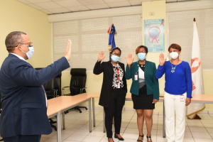 Juramentan directiva de la Asociación de Servidores  Públicos del CONAVIHSIDA