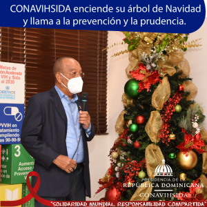 CONAVIHSIDA enciende árbol navidad y llama a la prevención y la prudencia