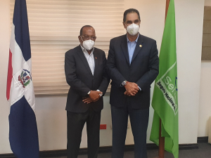 Directores del CONAVIHSIDA y SENASA intercambian impresiones  en favor de Respuesta frente al VIH/SIDA