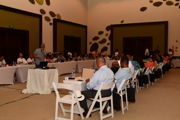 12 personas viven con VIH en RD y no lo saben, revela Terrero